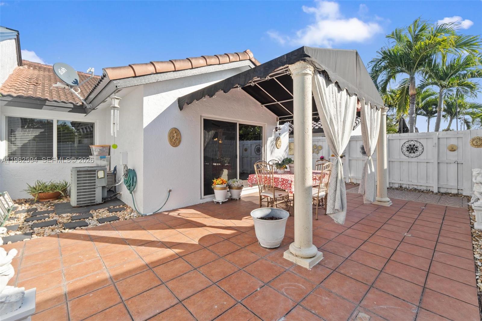 BIRD LAKES TOWNHOUSE SEC - Residential