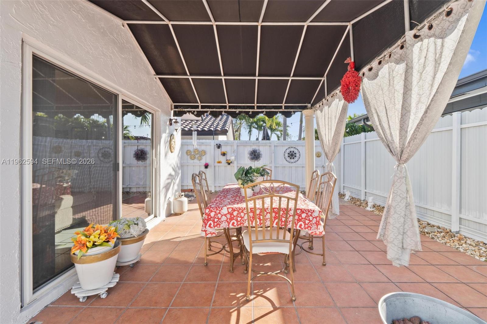 BIRD LAKES TOWNHOUSE SEC - Residential