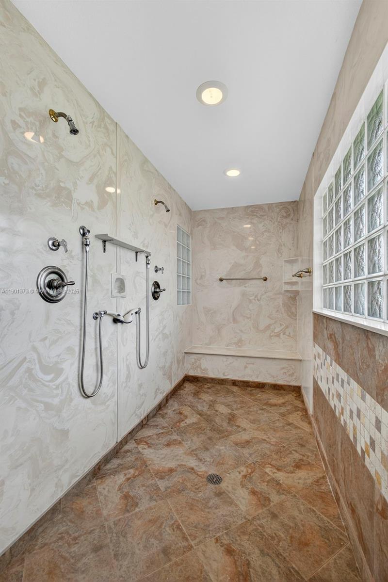 CRESTWOOD UNIT 1 PL 4 - Residential