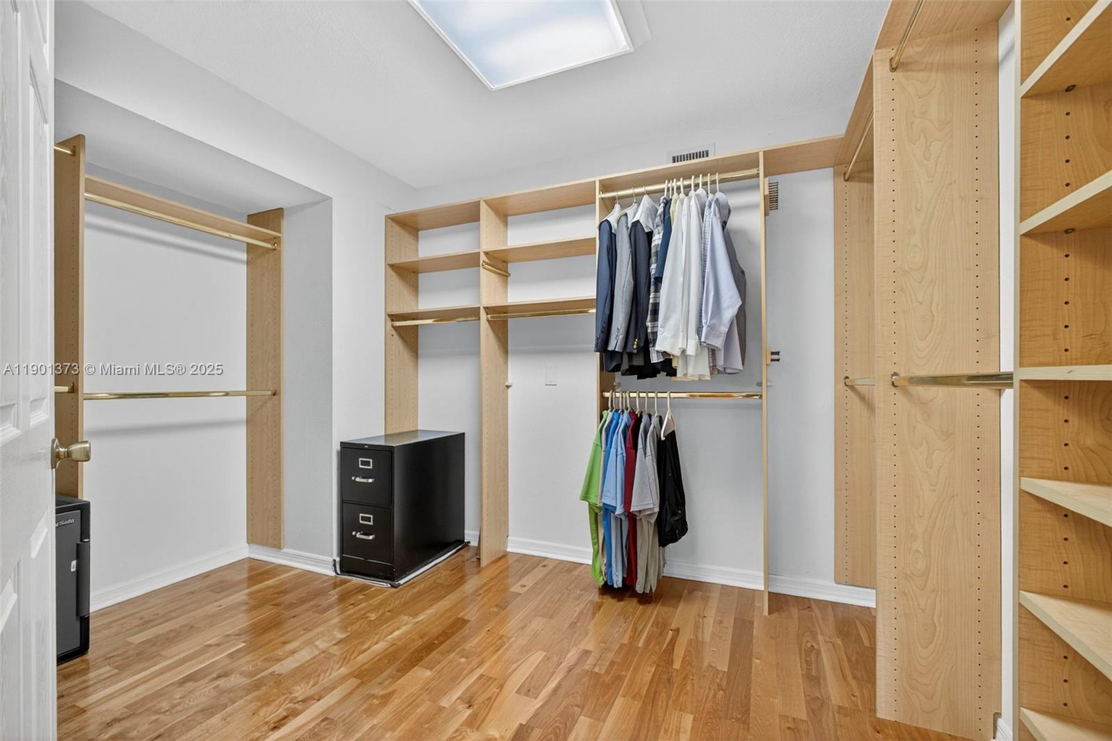 CRESTWOOD UNIT 1 PL 4 - Residential