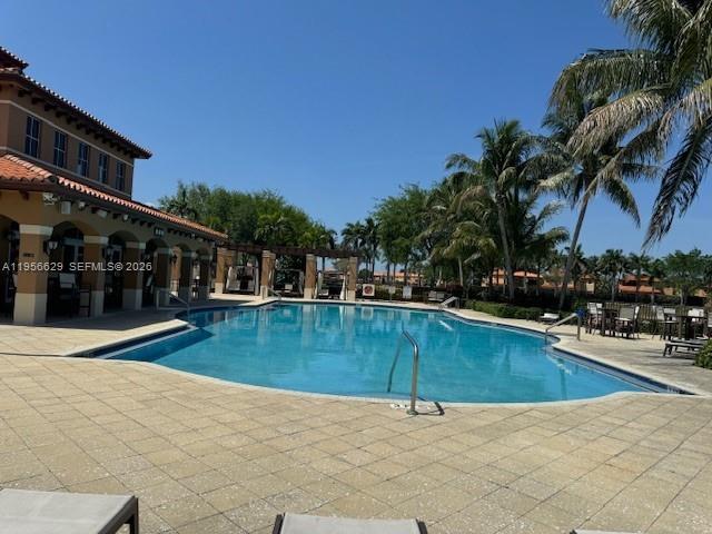 EGRET LAKES ESTATES SEC 2 - Residential Lease