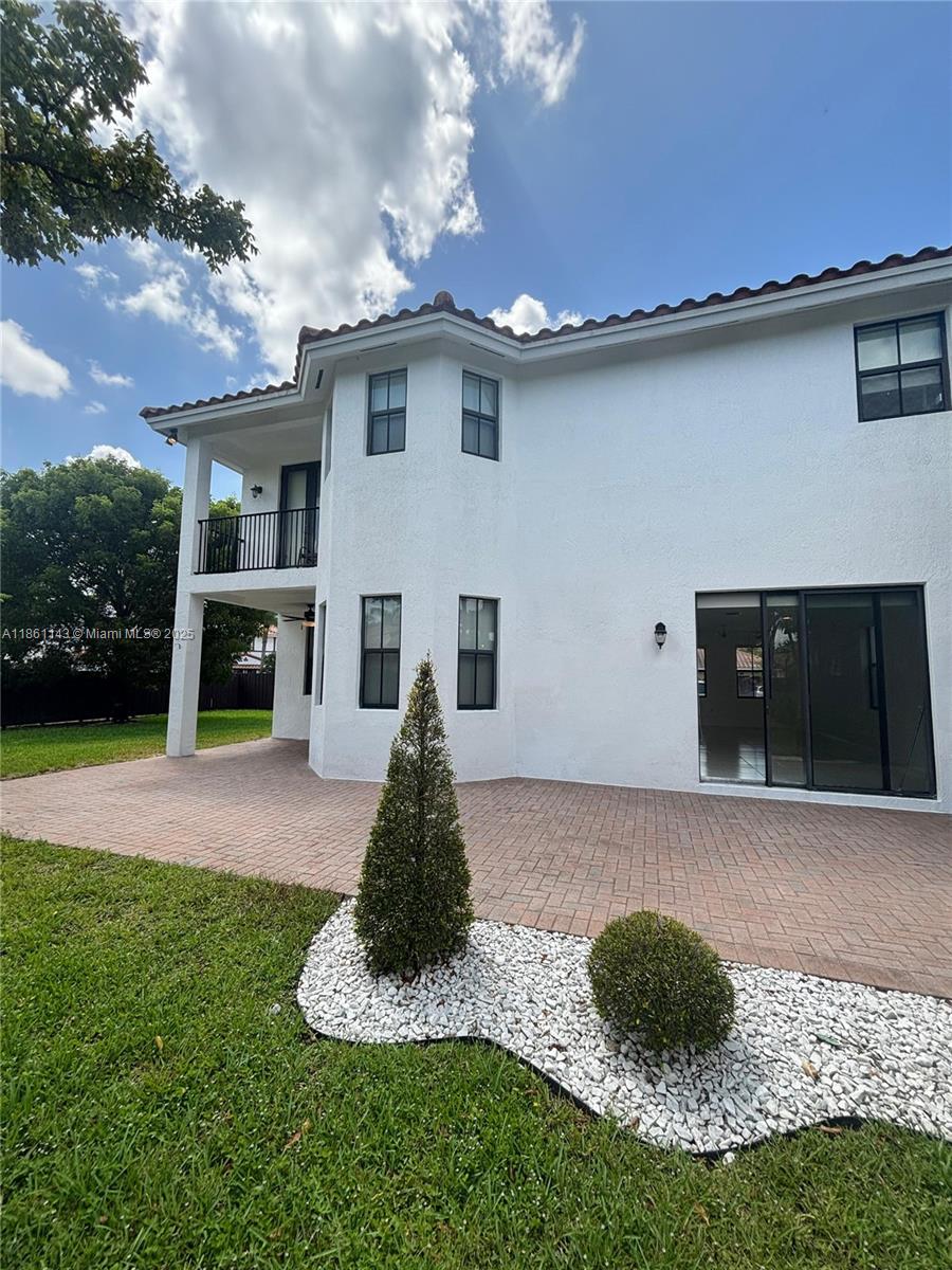 FONTAINEBLEAU WEST NORTH - Residential Lease