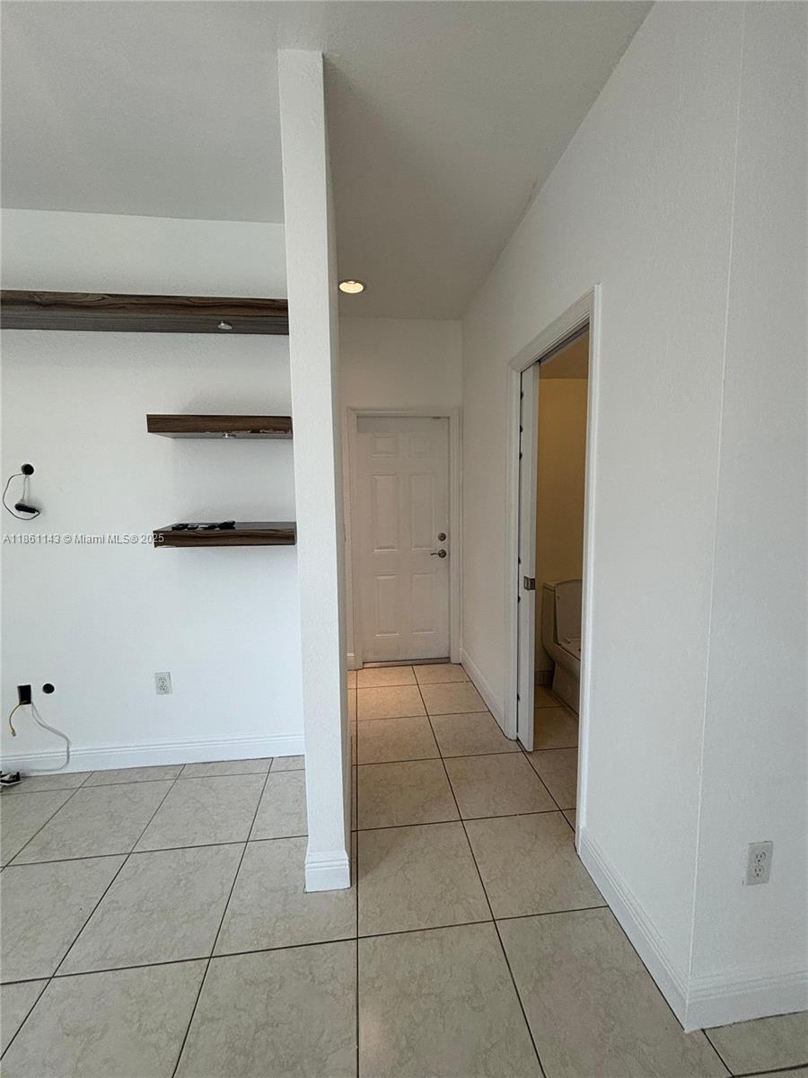 FONTAINEBLEAU WEST NORTH - Residential Lease