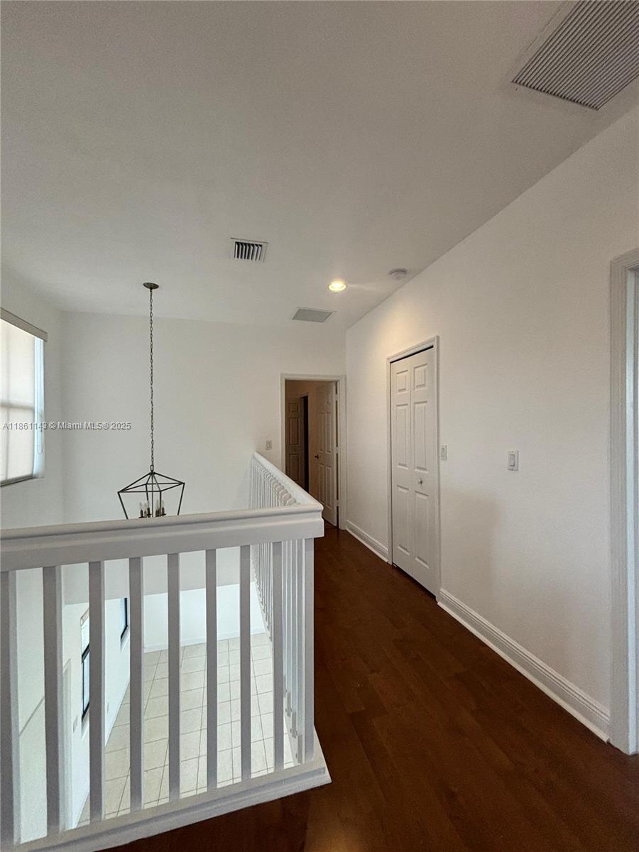 FONTAINEBLEAU WEST NORTH - Residential Lease