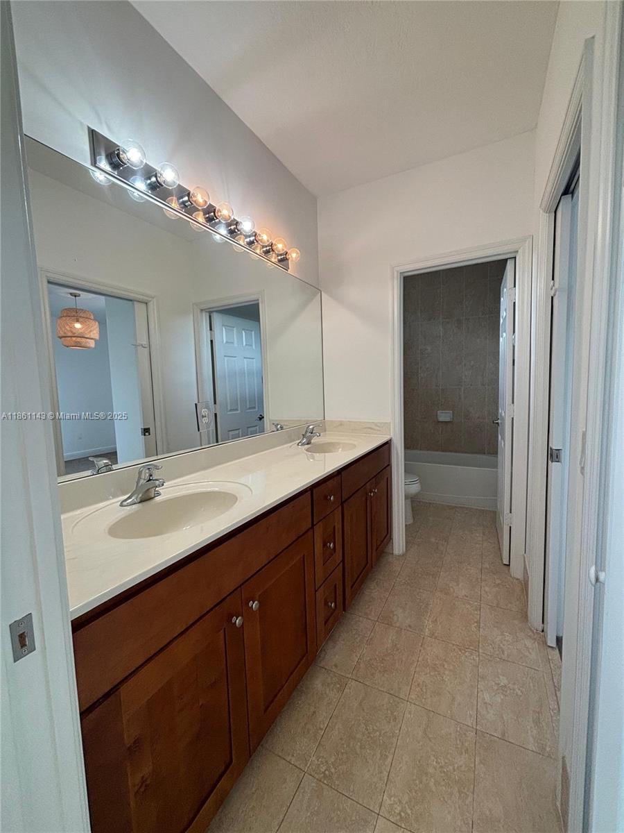 FONTAINEBLEAU WEST NORTH - Residential Lease