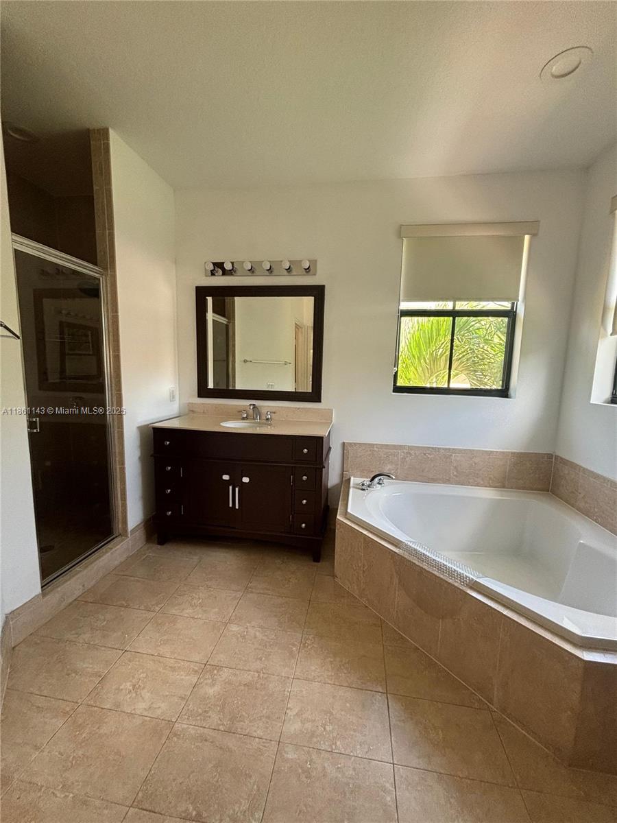 FONTAINEBLEAU WEST NORTH - Residential Lease