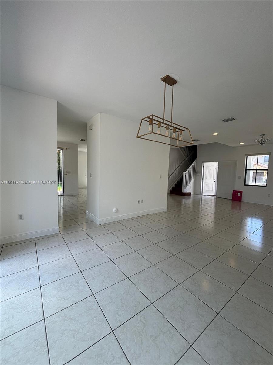 FONTAINEBLEAU WEST NORTH - Residential Lease