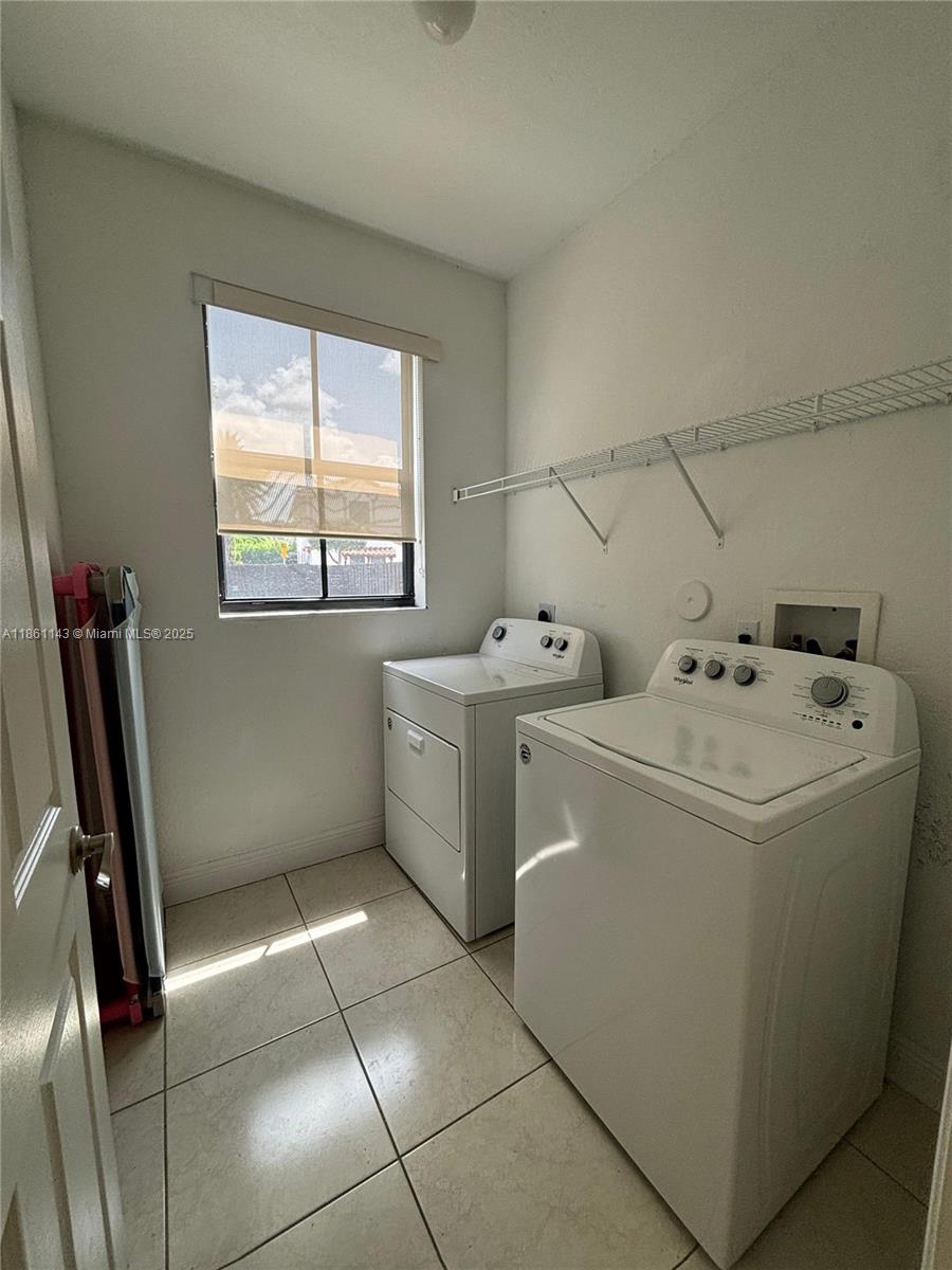 FONTAINEBLEAU WEST NORTH - Residential Lease