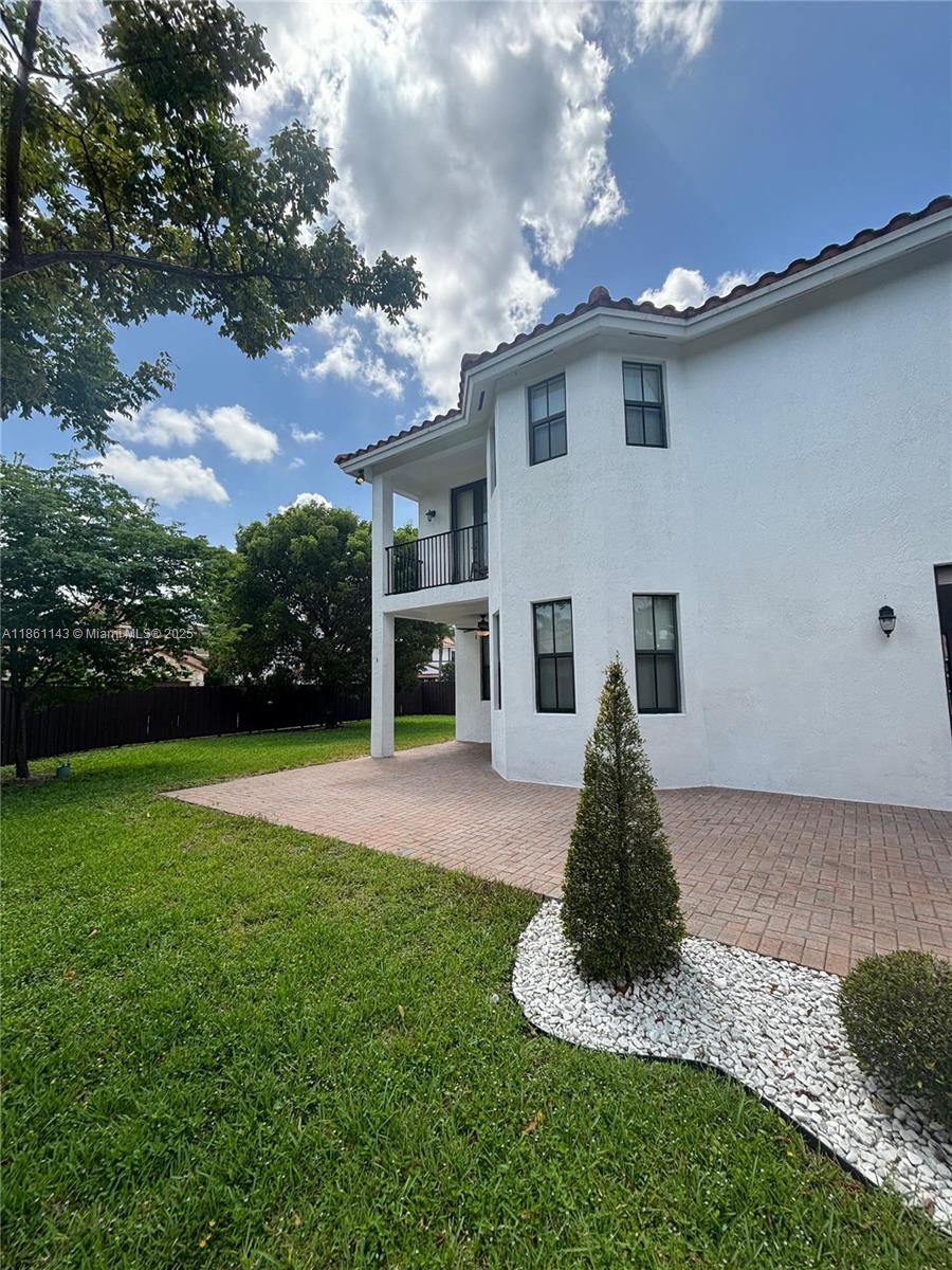 FONTAINEBLEAU WEST NORTH - Residential Lease