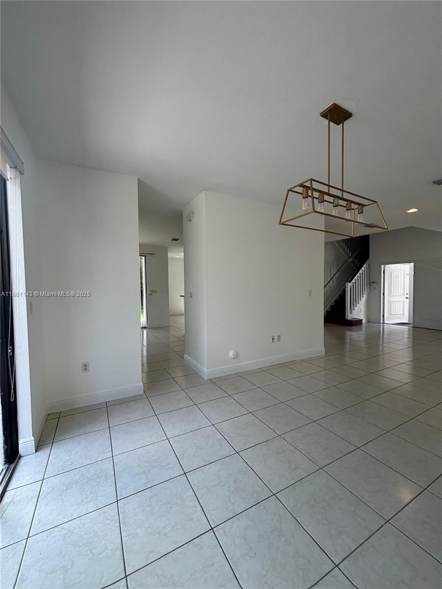 FONTAINEBLEAU WEST NORTH - Residential Lease