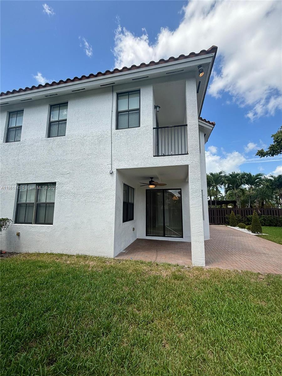 FONTAINEBLEAU WEST NORTH - Residential Lease