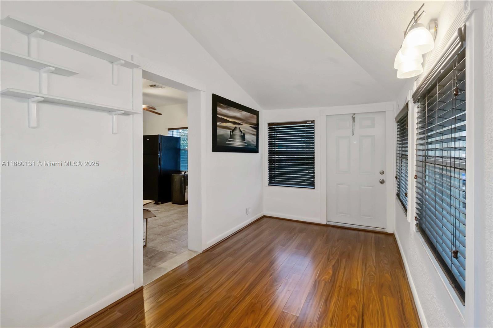 HOLLYWOOD BEACH GARDENS - Residential