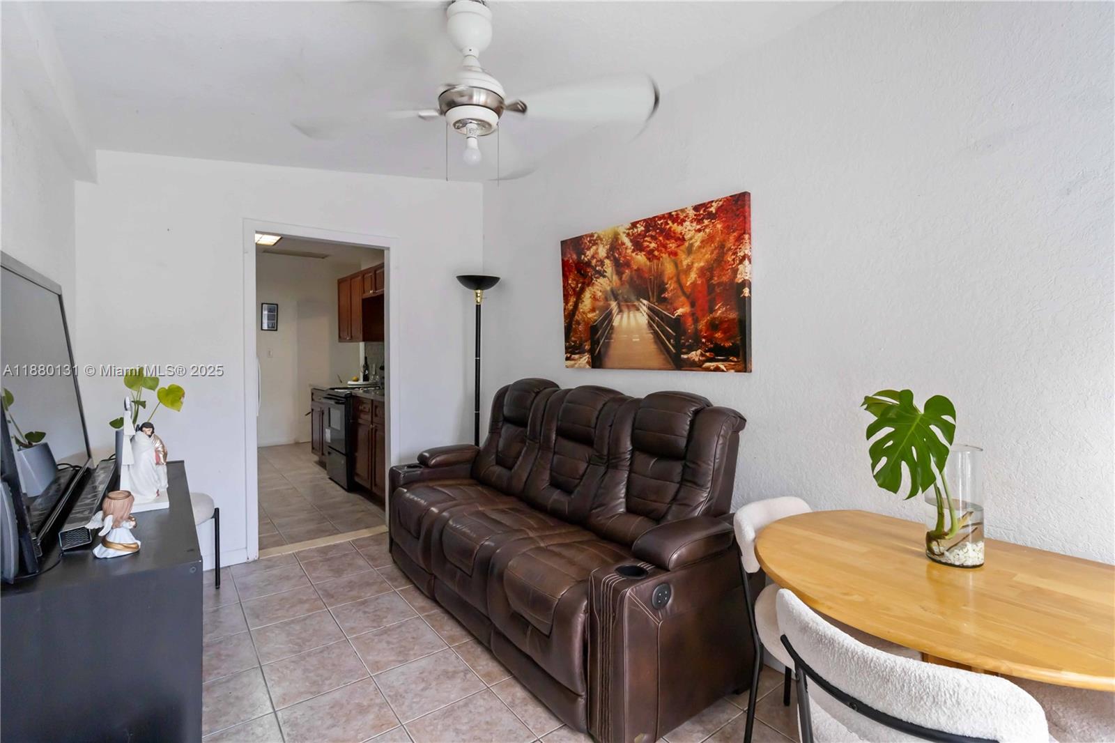 HOLLYWOOD BEACH GARDENS - Residential