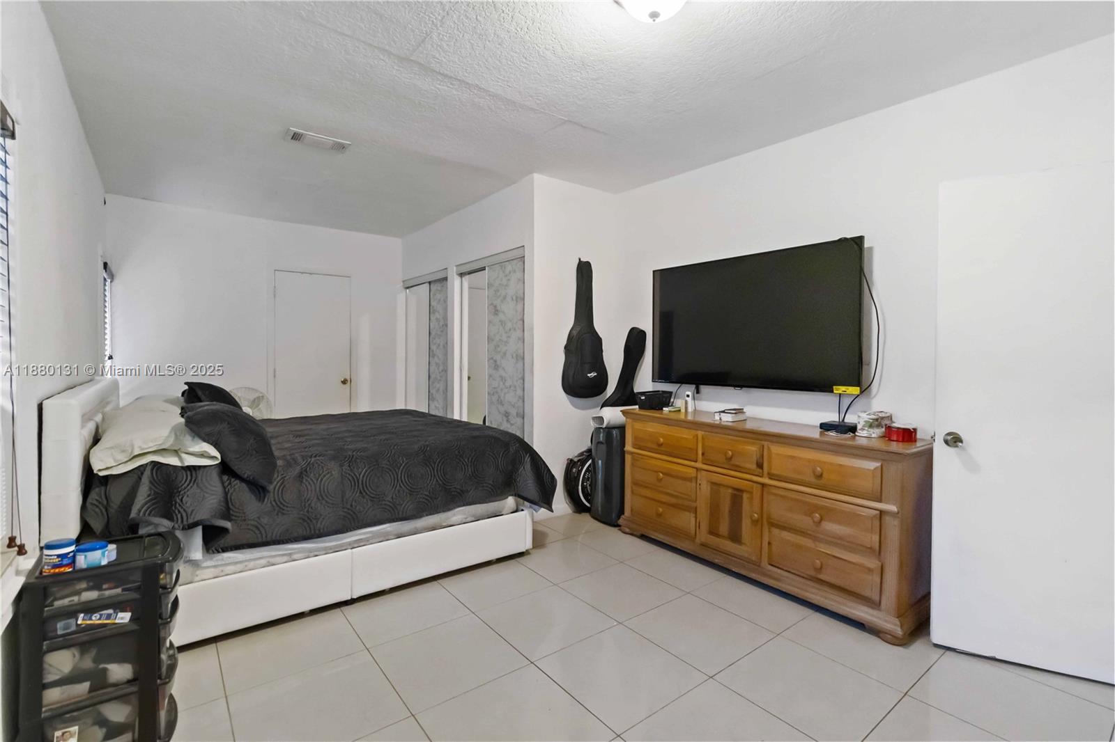 HOLLYWOOD BEACH GARDENS - Residential