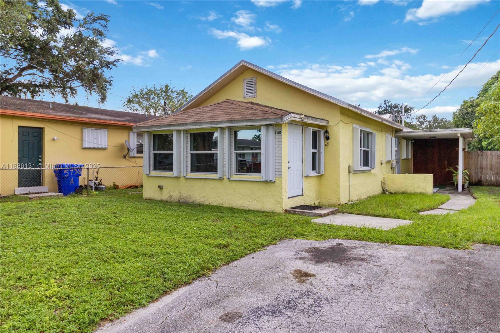 HOLLYWOOD BEACH GARDENS - Residential