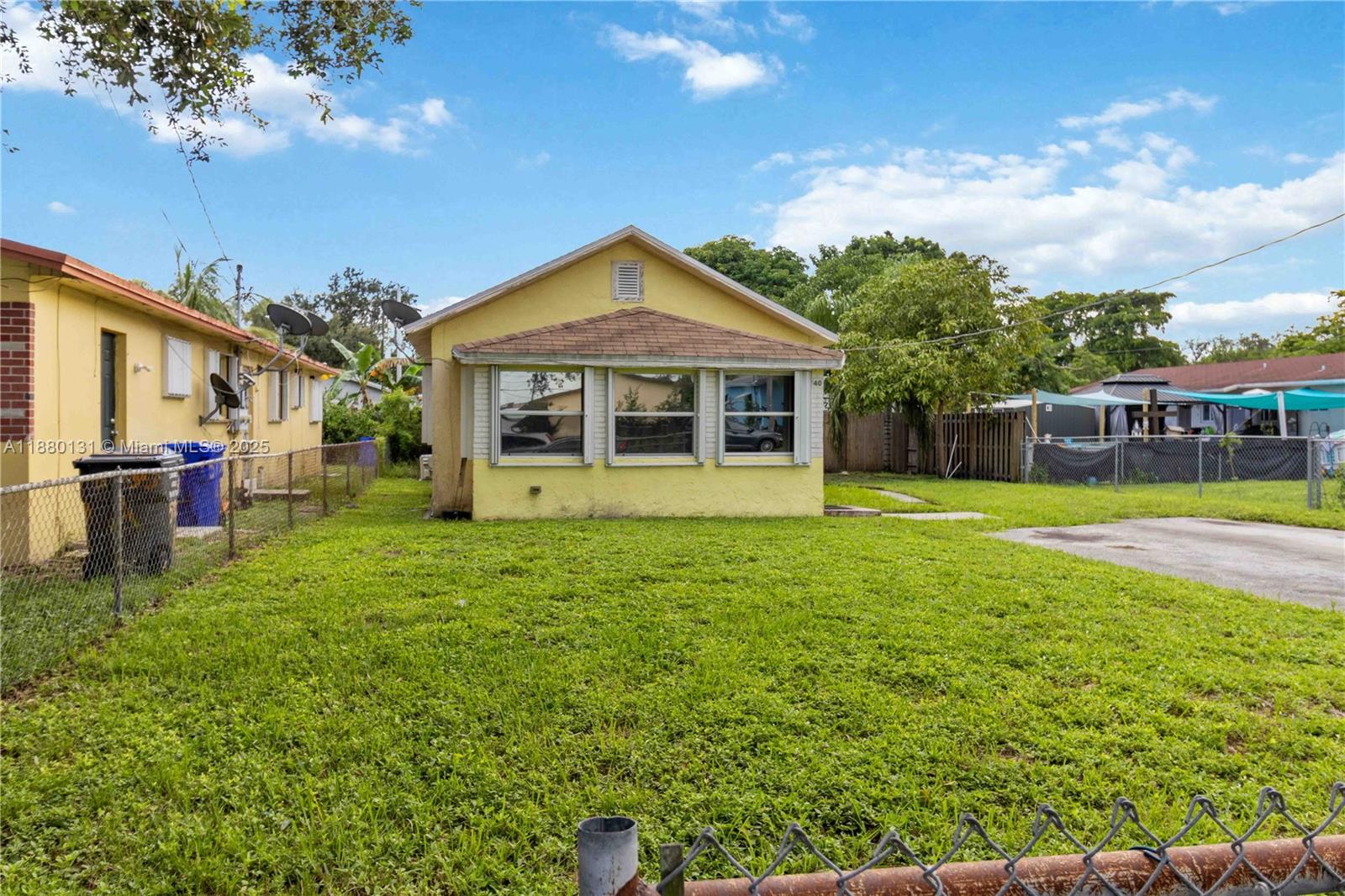HOLLYWOOD BEACH GARDENS - Residential