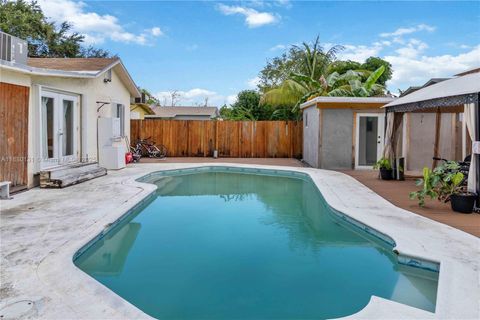 Photo of 5740 Lincoln St, Hollywood, FL 33021 (MLS # A11880131)