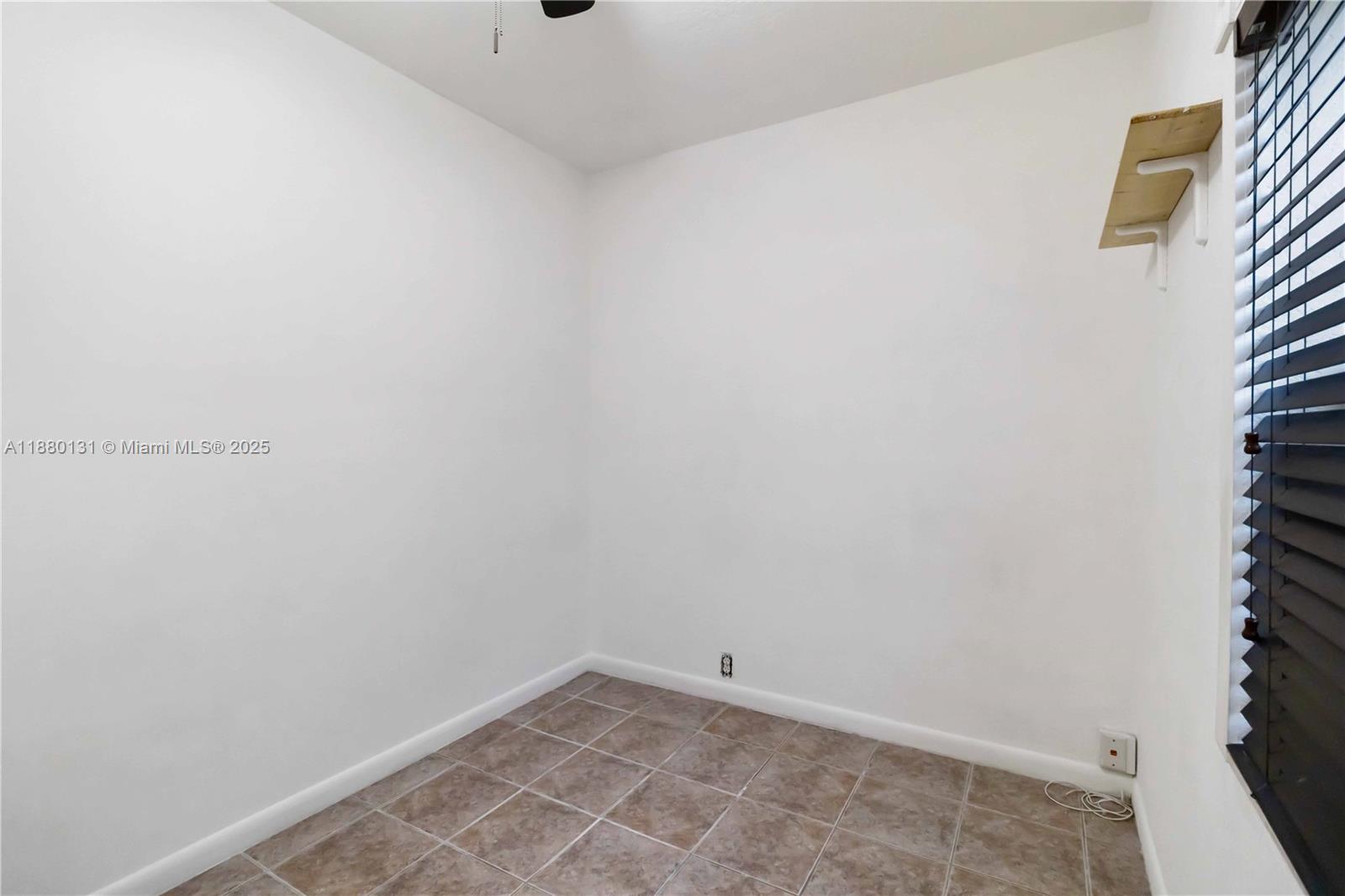 HOLLYWOOD BEACH GARDENS - Residential