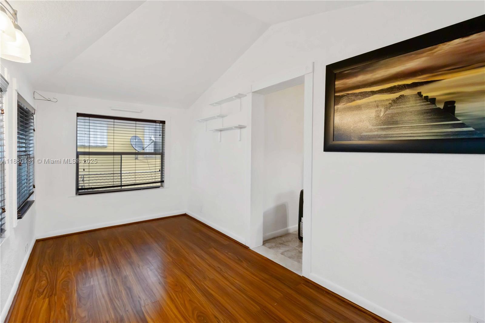 HOLLYWOOD BEACH GARDENS - Residential