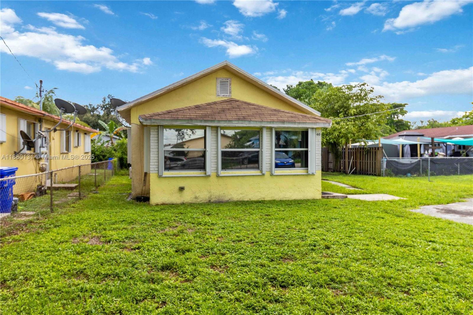 HOLLYWOOD BEACH GARDENS - Residential