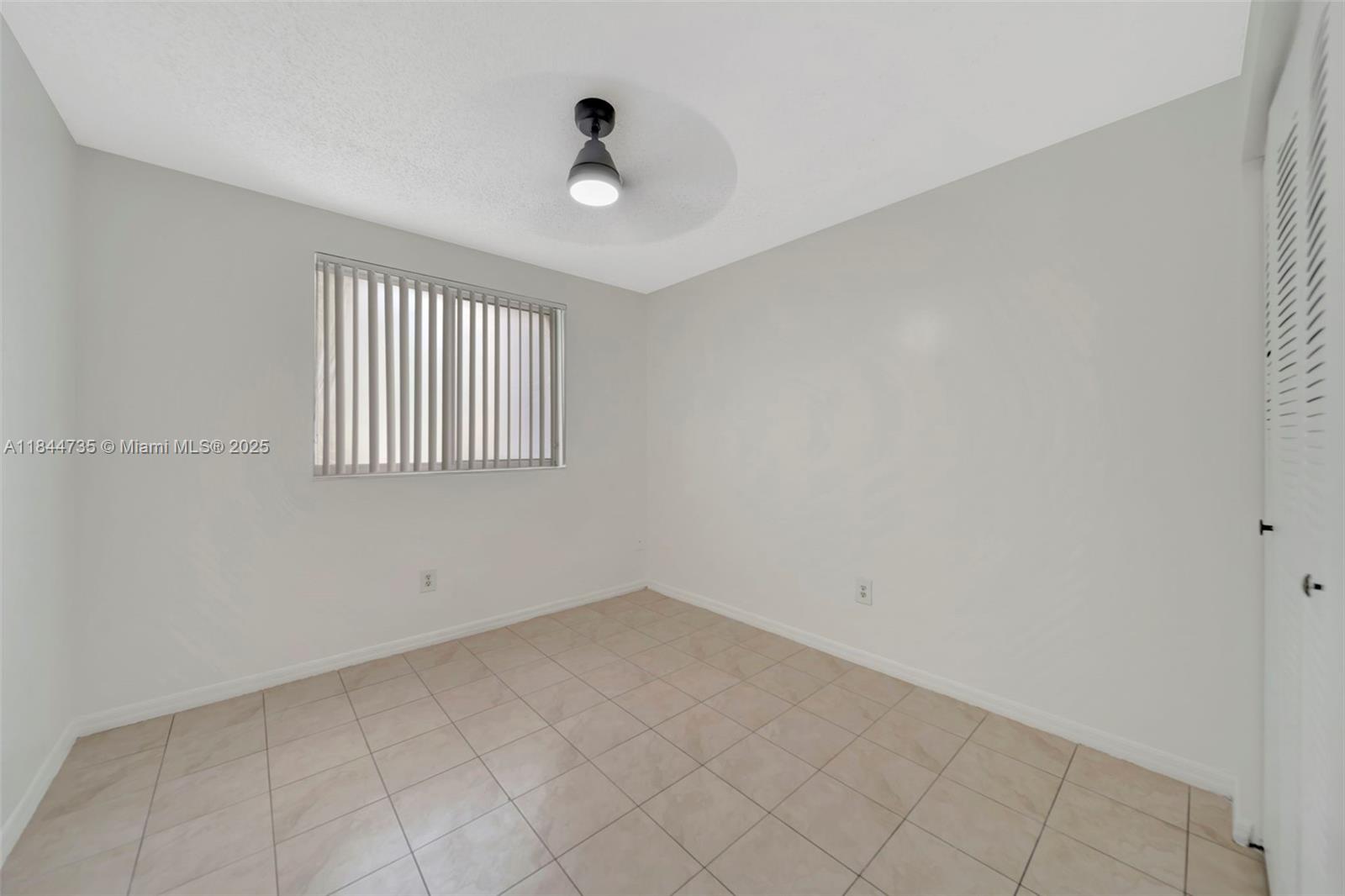 ROYAL GRAND CONDO - Residential