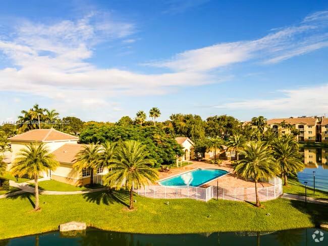 ROYAL GRAND CONDO - Residential