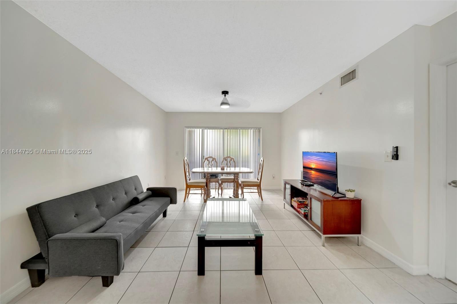 ROYAL GRAND CONDO - Residential