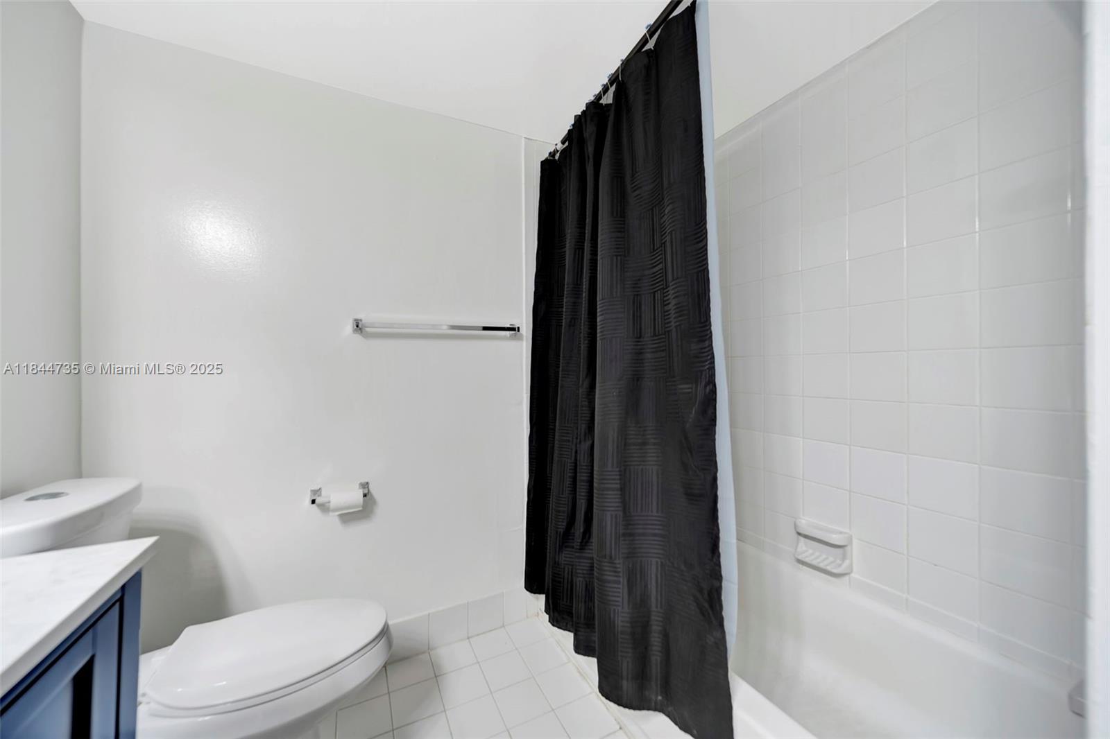 ROYAL GRAND CONDO - Residential