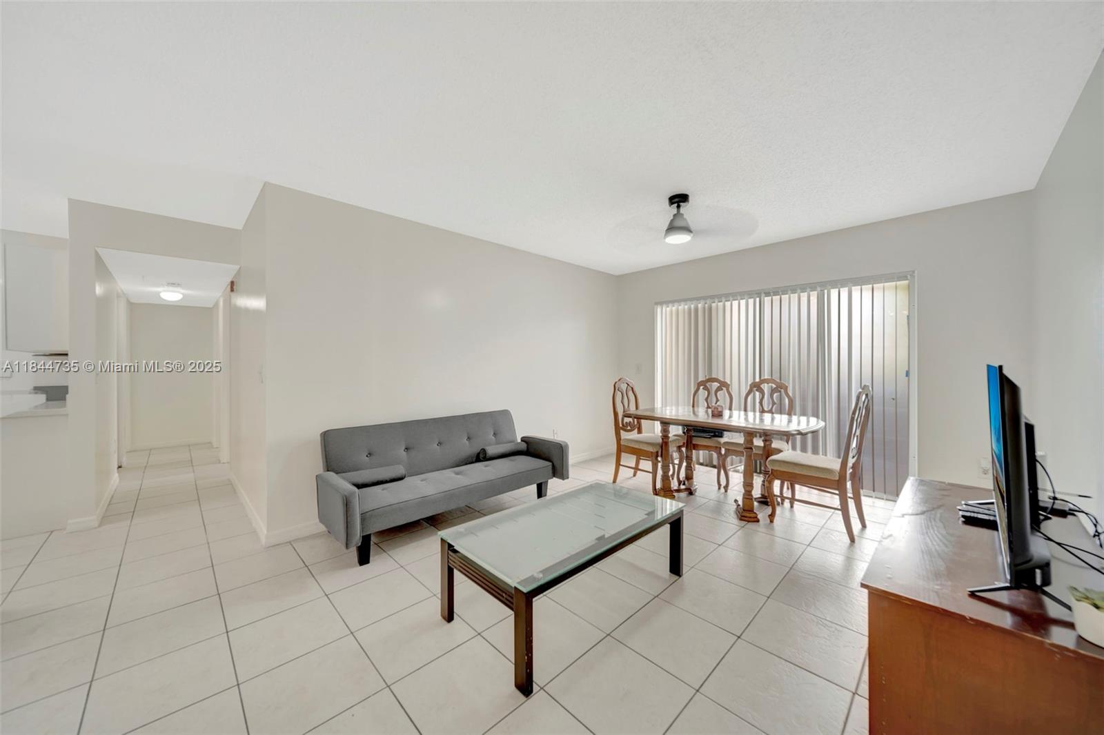 ROYAL GRAND CONDO - Residential