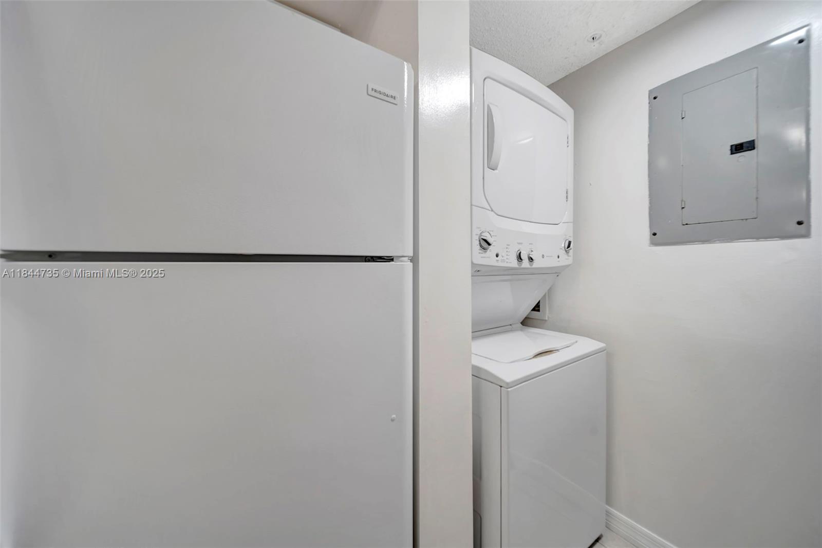 ROYAL GRAND CONDO - Residential