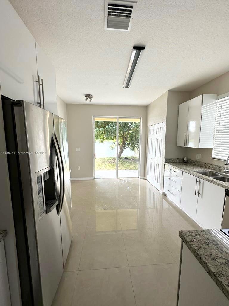 PORTOFINO BAY - Residential Lease