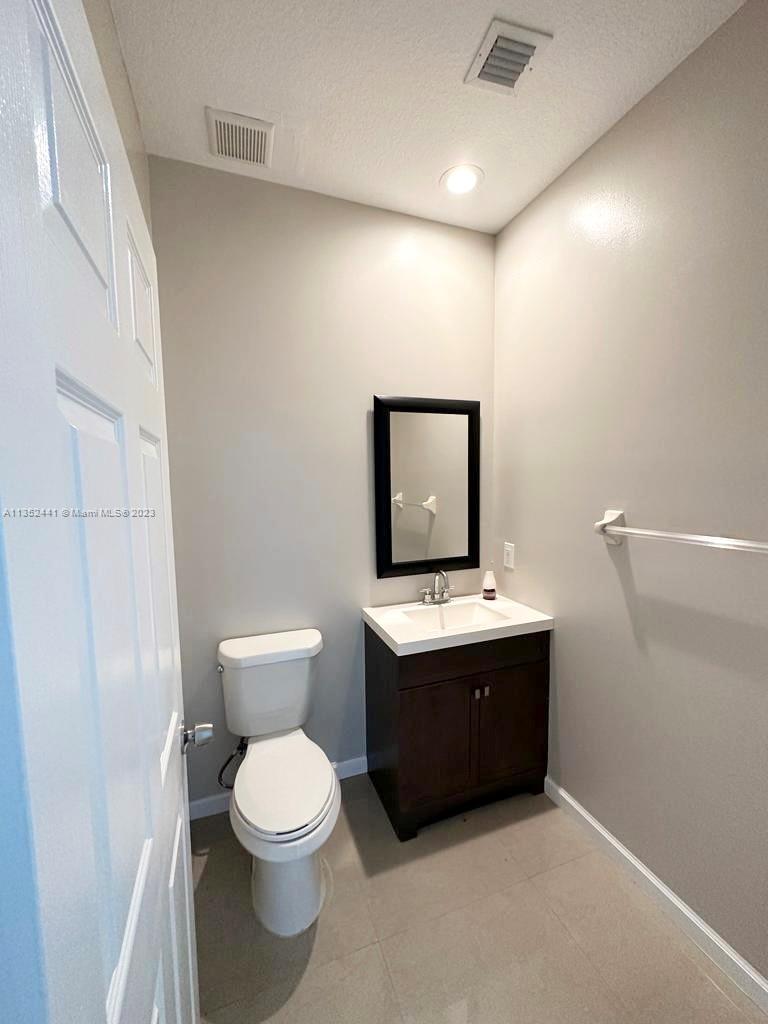 PORTOFINO BAY - Residential Lease