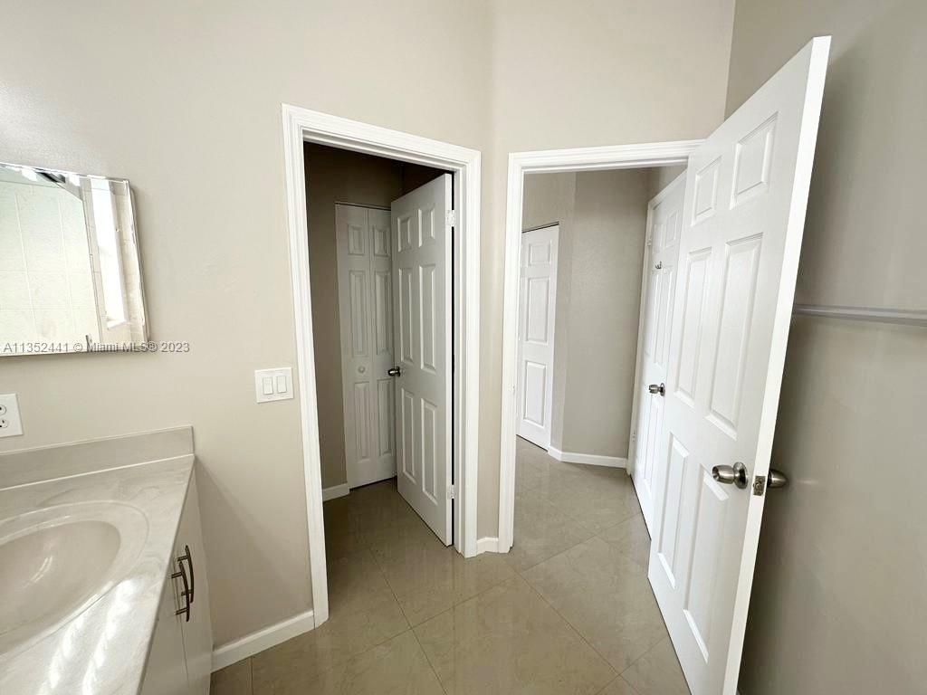 PORTOFINO BAY - Residential Lease
