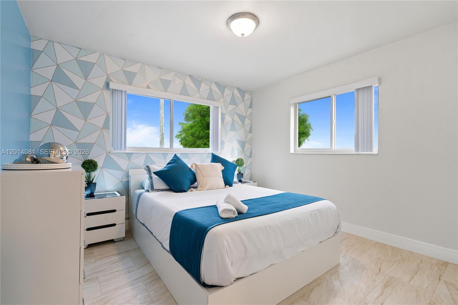 FLAMINGO MANORS - Residential Lease