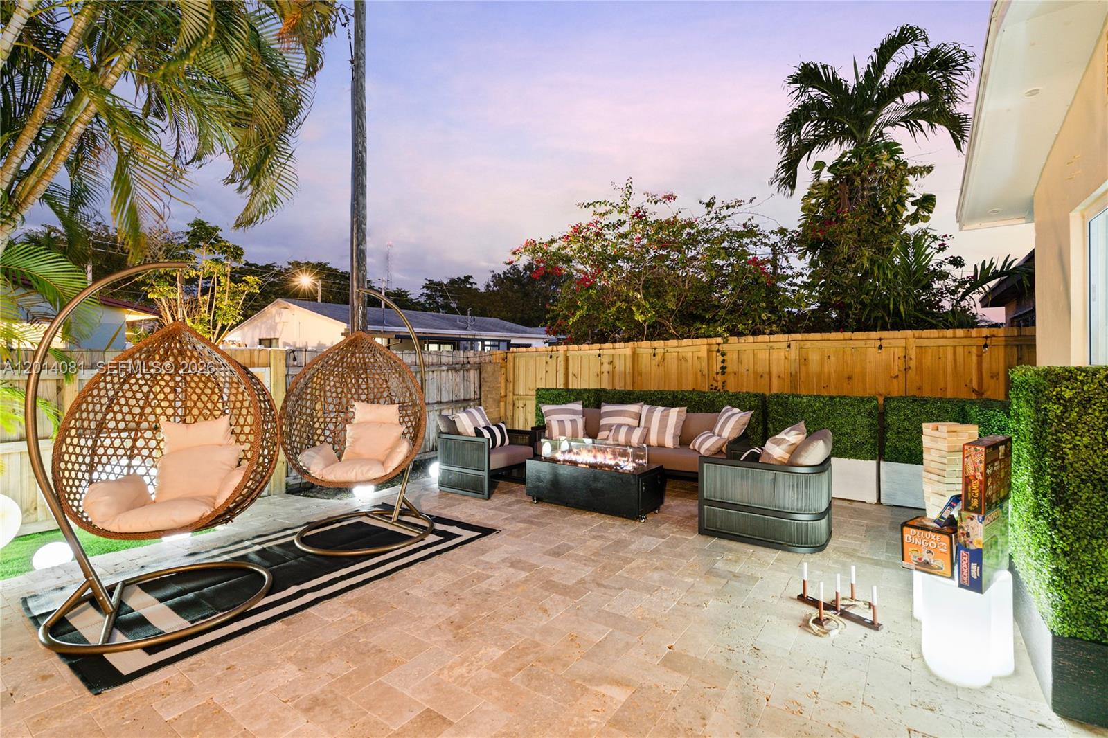 FLAMINGO MANORS - Residential Lease