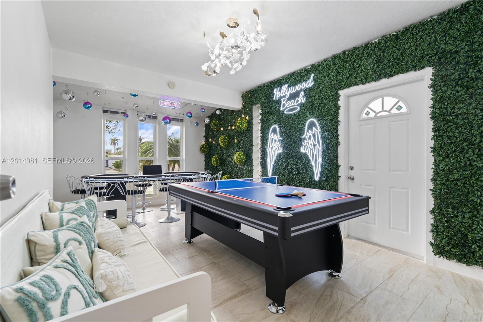 FLAMINGO MANORS - Residential Lease