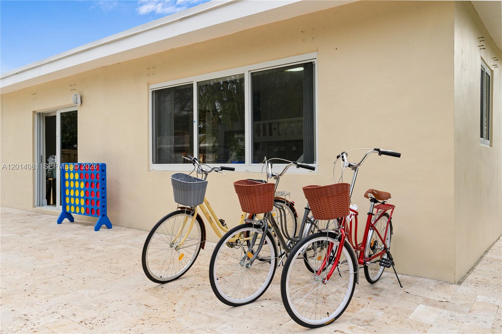 FLAMINGO MANORS - Residential Lease