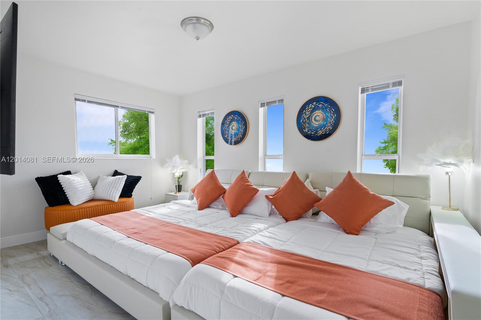 FLAMINGO MANORS - Residential Lease