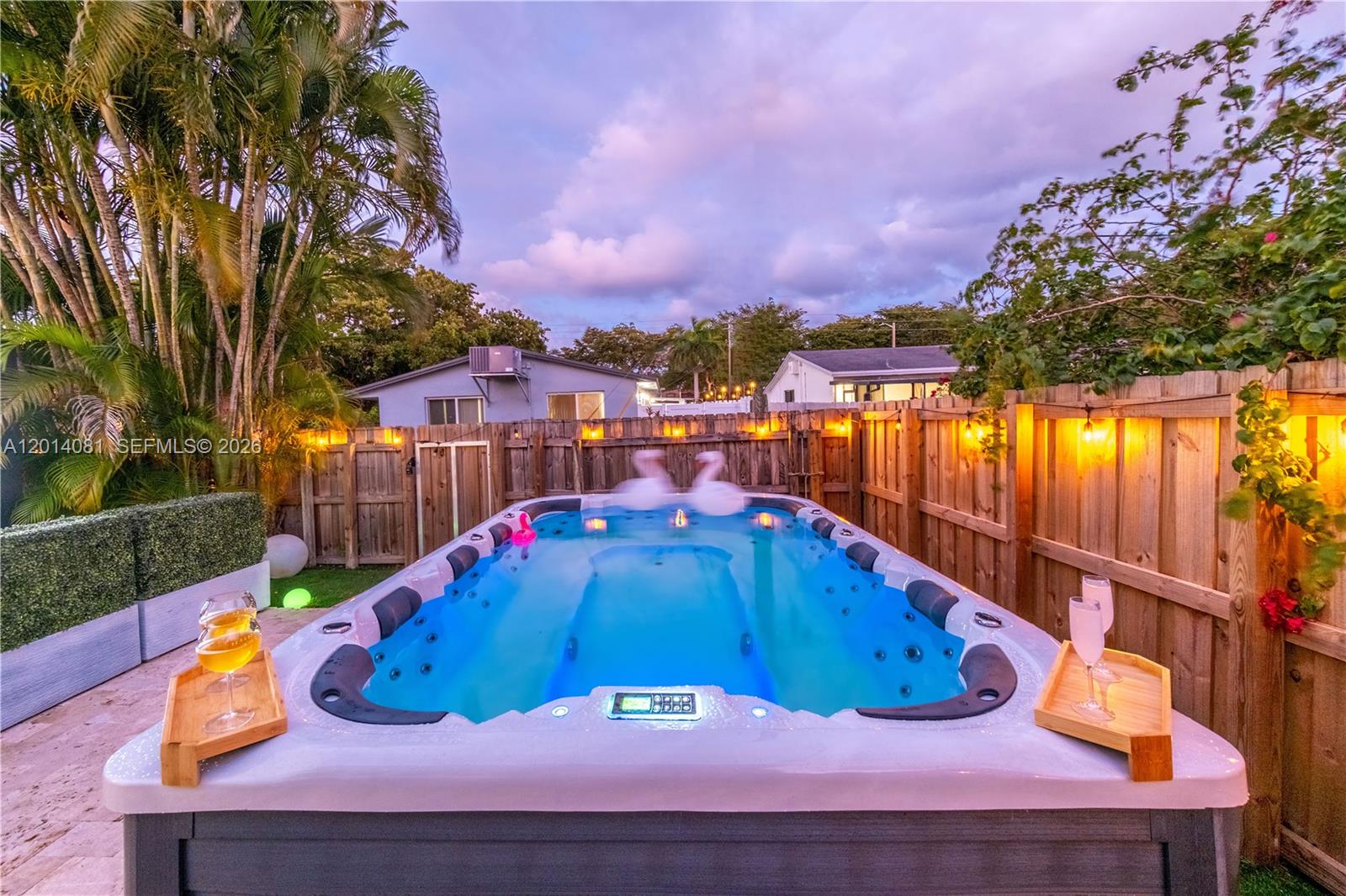FLAMINGO MANORS - Residential Lease