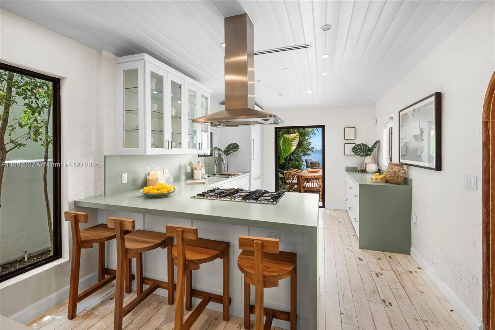 Miami Beach, Florida 33140, United States, 3 Bedrooms Bedrooms, ,4 BathroomsBathrooms,Residential,Active,197358