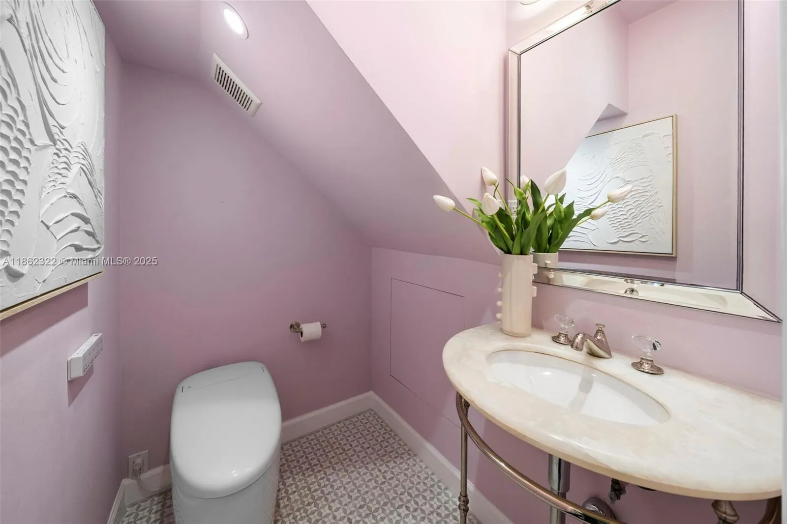 Miami Beach, Florida 33140, United States, 3 Bedrooms Bedrooms, ,4 BathroomsBathrooms,Residential,Active,197358