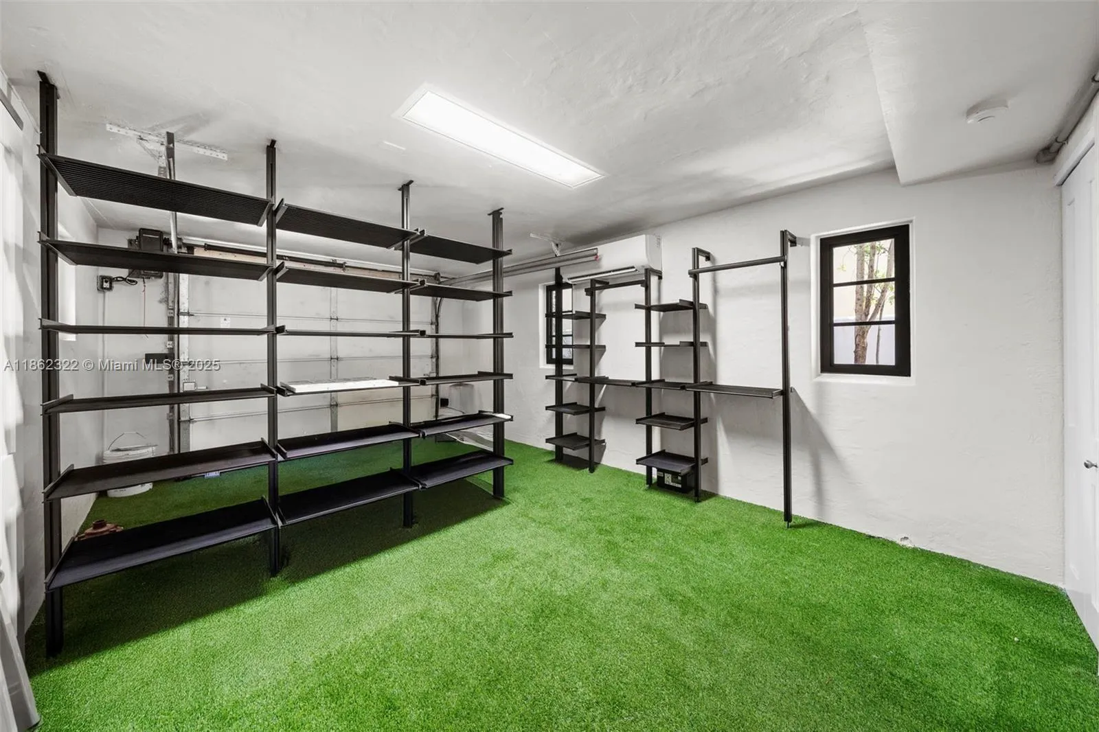 Miami Beach, Florida 33140, United States, 3 Bedrooms Bedrooms, ,4 BathroomsBathrooms,Residential,Active,197358