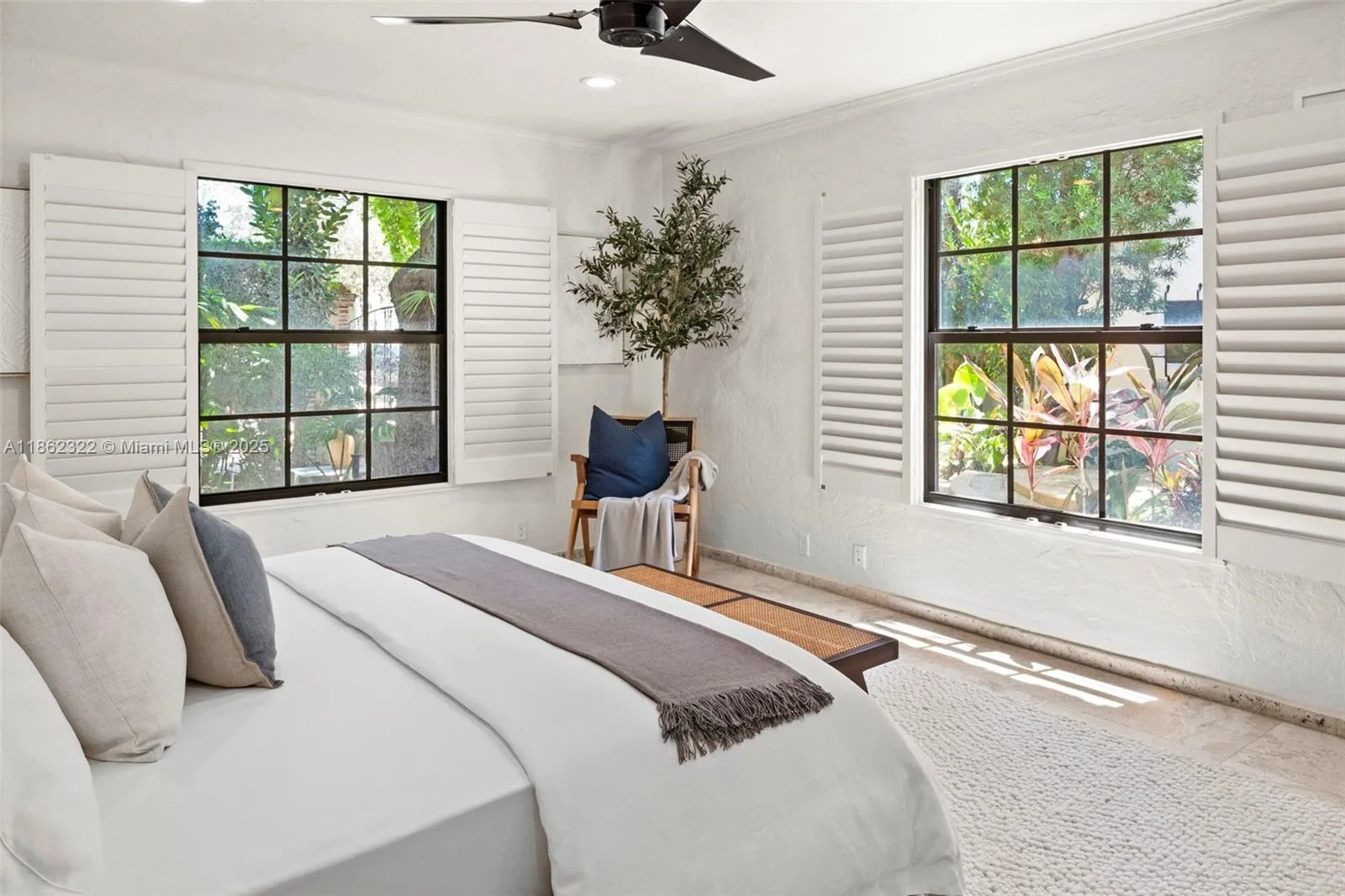 Miami Beach, Florida 33140, United States, 3 Bedrooms Bedrooms, ,4 BathroomsBathrooms,Residential,Active,197358