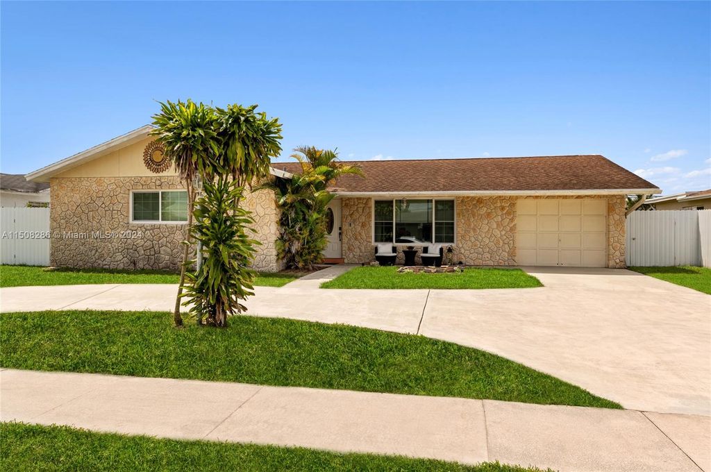 Photo of 4172 Kent Ave, Lake Worth, FL 33461 (MLS # A11508286)