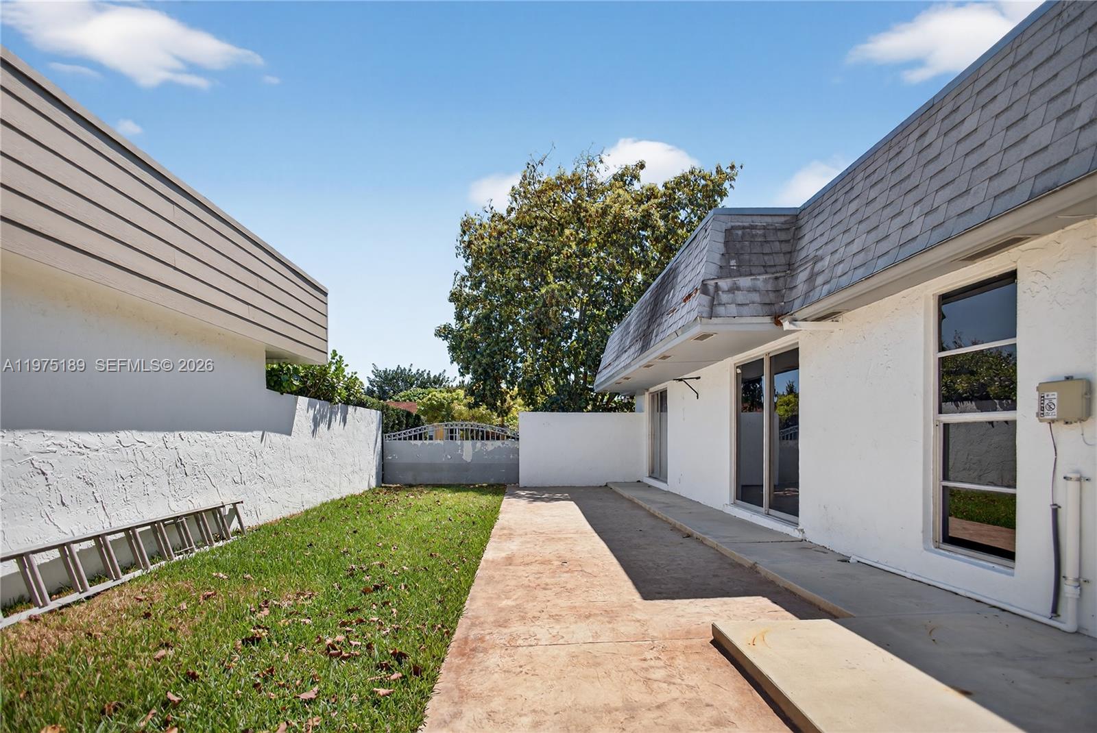 CALUSA CLUB ESTATES 4TH A - Residential