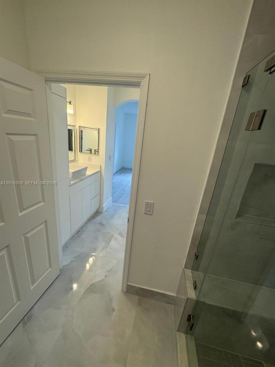SANTORINI AT VIZCAYA - Residential Lease