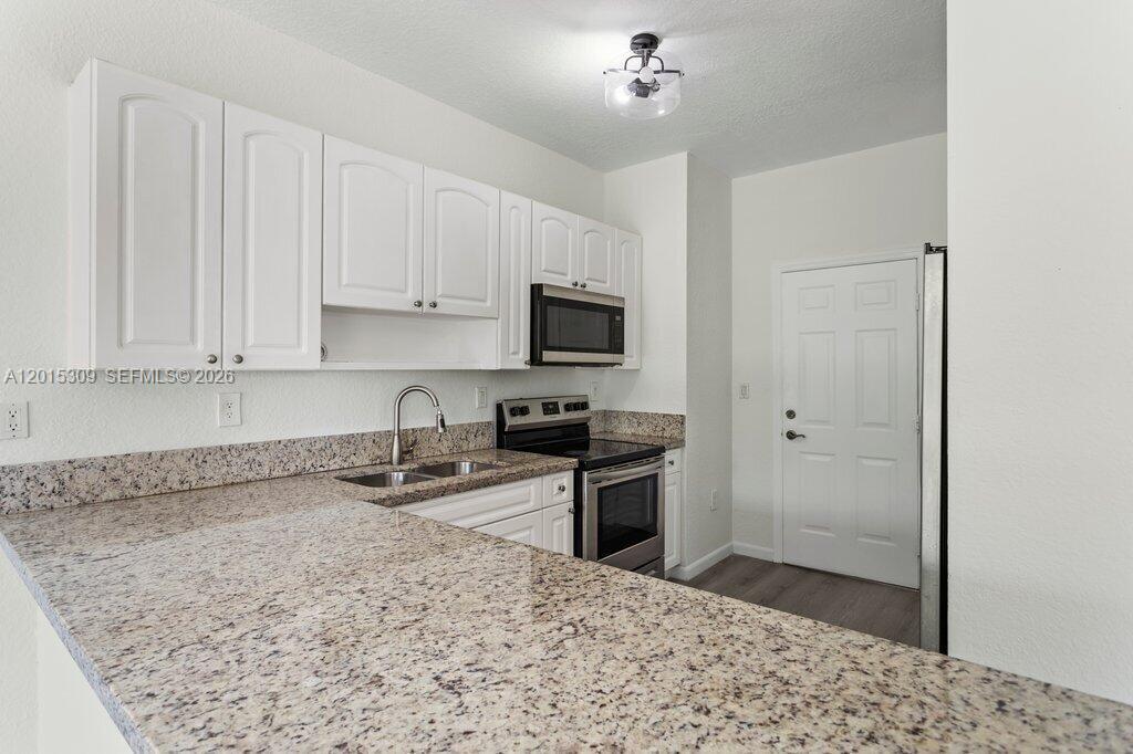 SANTORINI AT VIZCAYA - Residential Lease