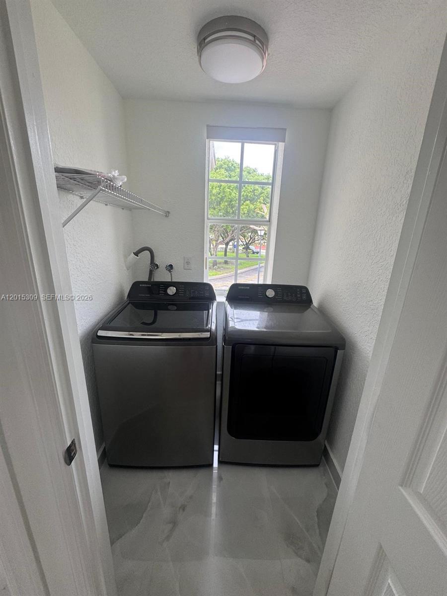 SANTORINI AT VIZCAYA - Residential Lease
