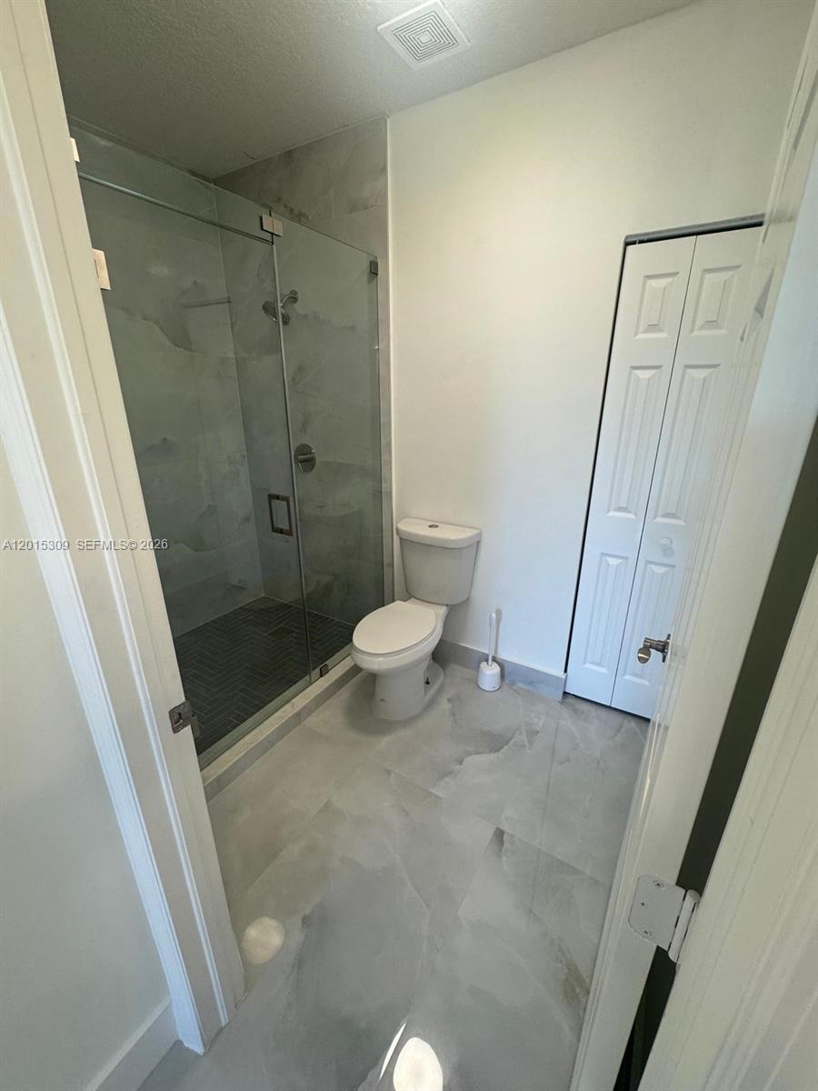 SANTORINI AT VIZCAYA - Residential Lease