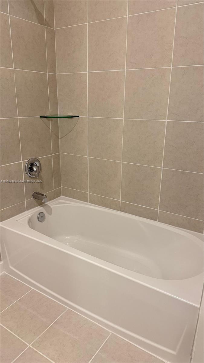 ALTAMIRA - Residential Lease